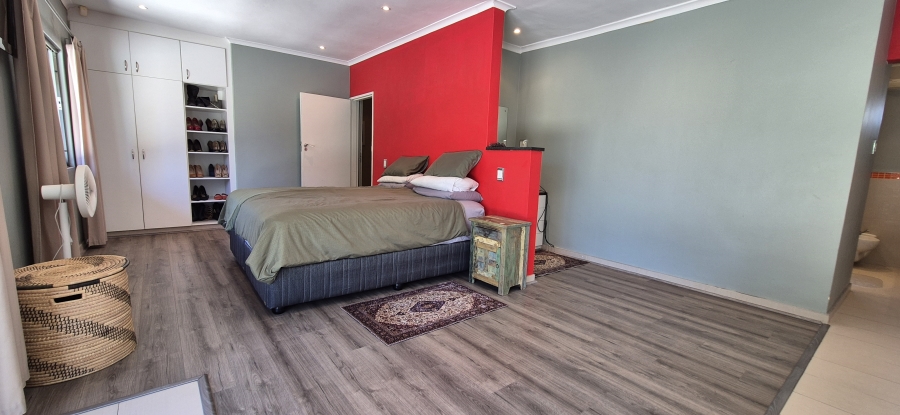 5 Bedroom Property for Sale in Table View Western Cape